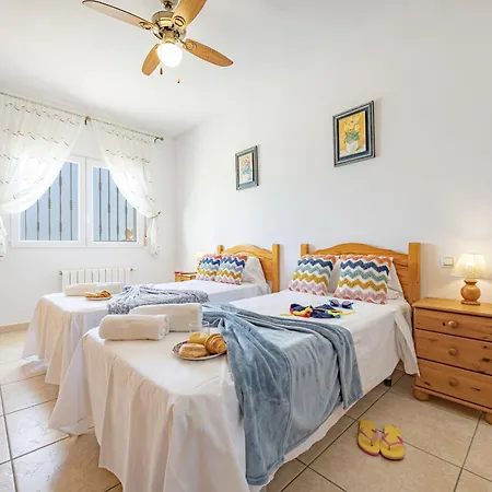 Paz - Plusholidays Villa Calpe