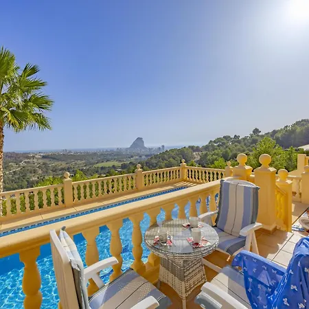 Paz - Plusholidays Calpe